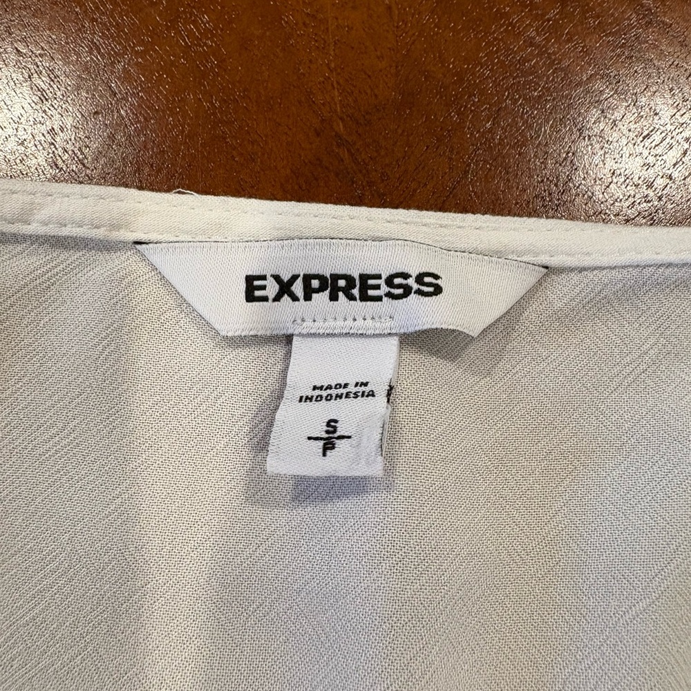 White Lace Blouse, by Express, size S/P - Picture 7 of 9